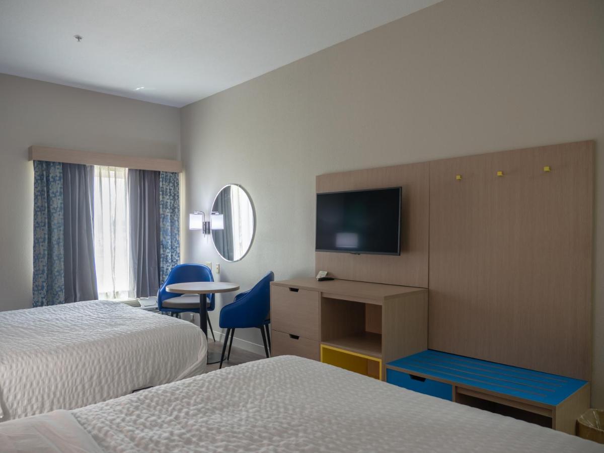 Days Inn & Suites By Wyndham Savannah North I-95 Port Wentworth Esterno foto