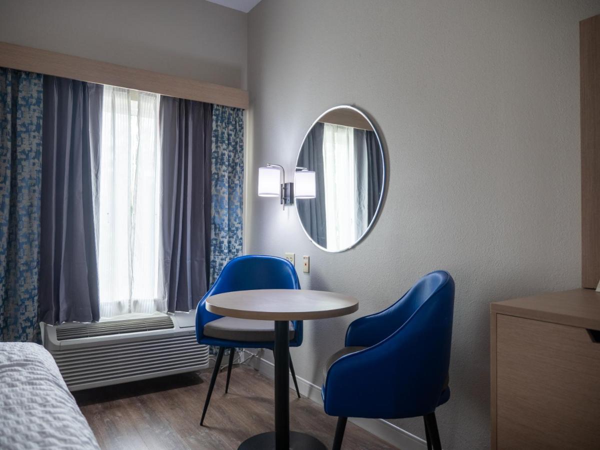 Days Inn & Suites By Wyndham Savannah North I-95 Port Wentworth Esterno foto