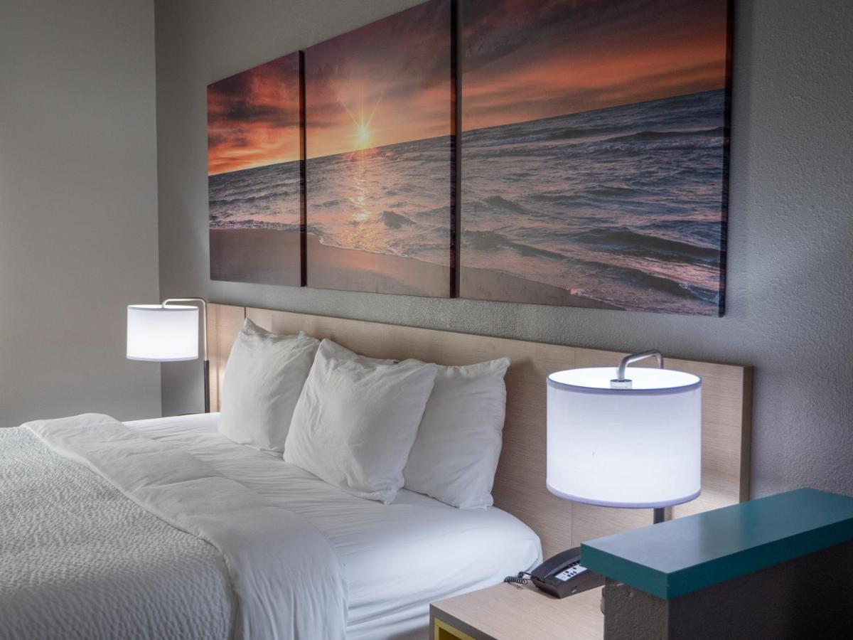 Days Inn & Suites By Wyndham Savannah North I-95 Port Wentworth Esterno foto