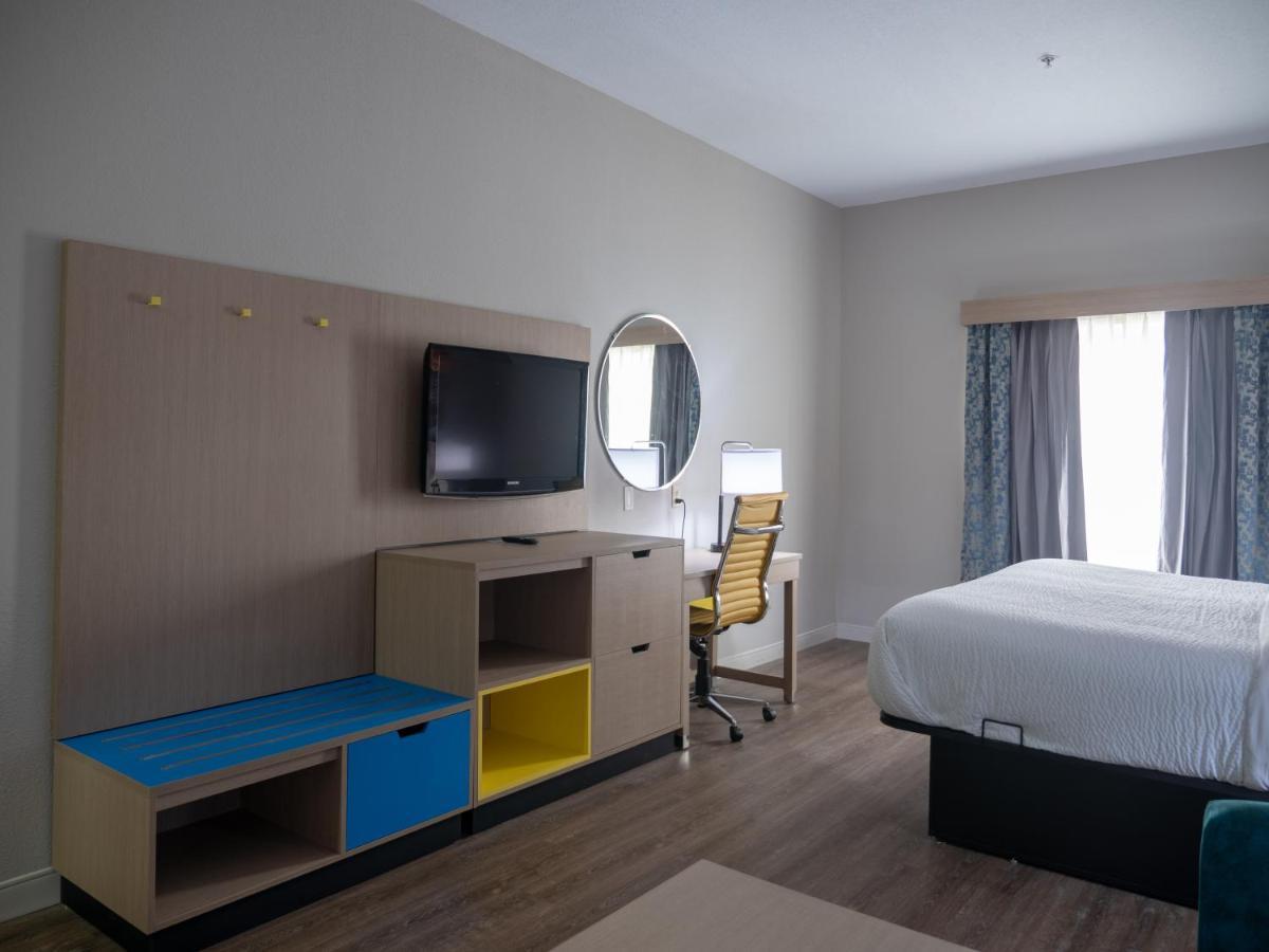 Days Inn & Suites By Wyndham Savannah North I-95 Port Wentworth Esterno foto