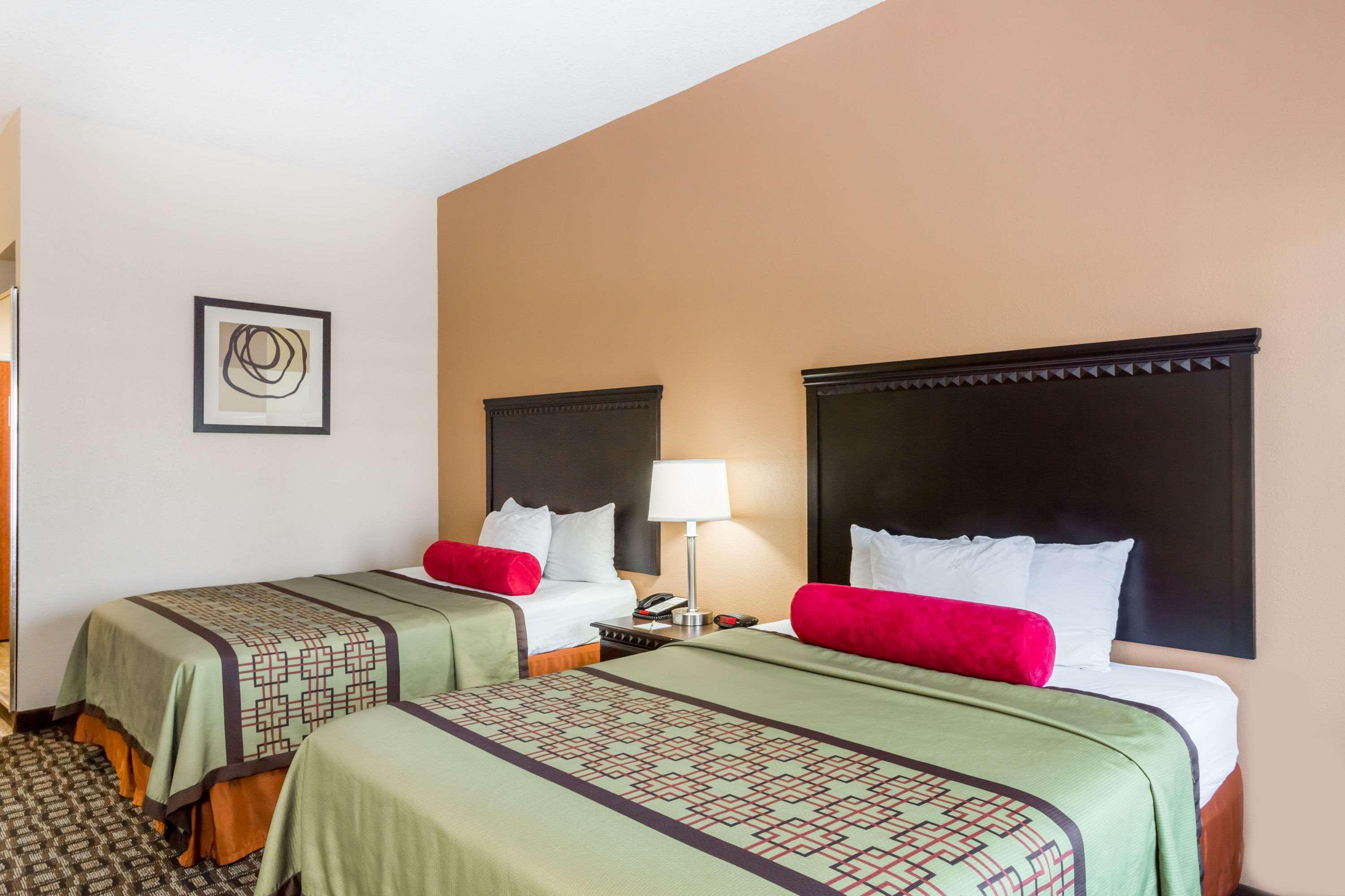 Days Inn & Suites By Wyndham Savannah North I-95 Port Wentworth Esterno foto