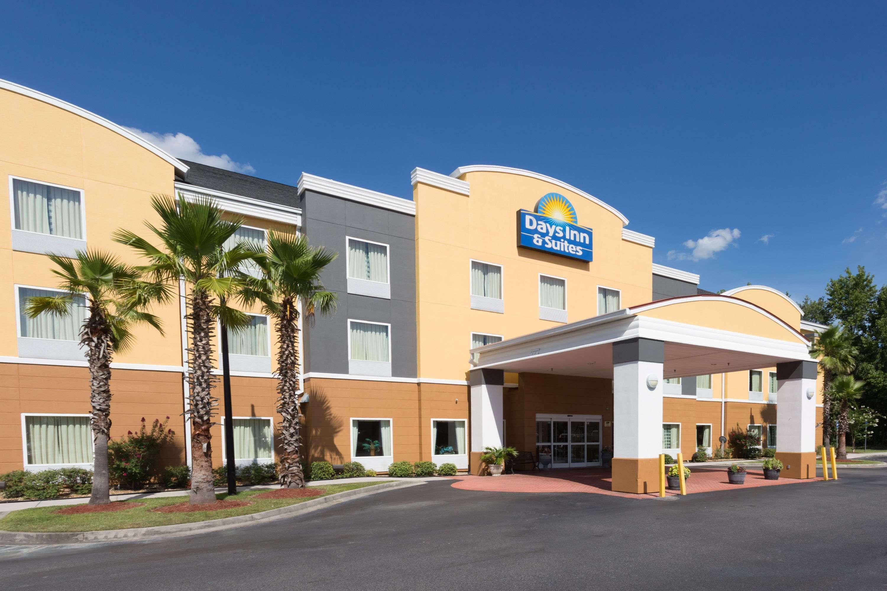 Days Inn & Suites By Wyndham Savannah North I-95 Port Wentworth Esterno foto