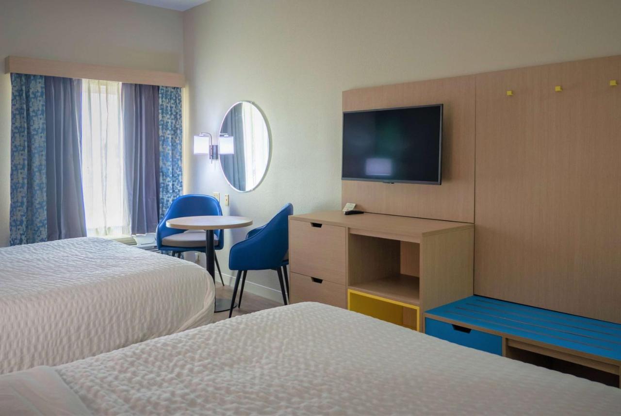 Days Inn & Suites By Wyndham Savannah North I-95 Port Wentworth Esterno foto
