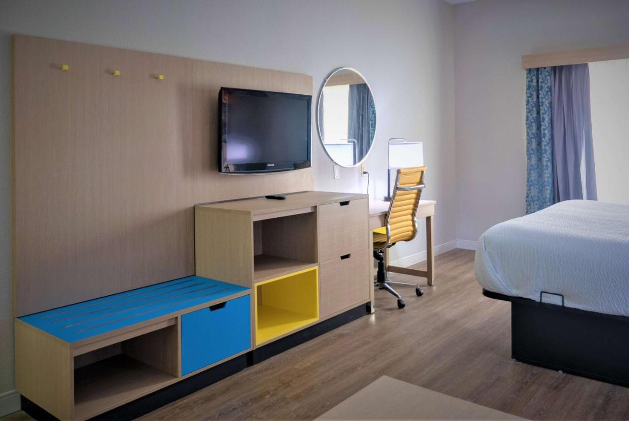 Days Inn & Suites By Wyndham Savannah North I-95 Port Wentworth Esterno foto
