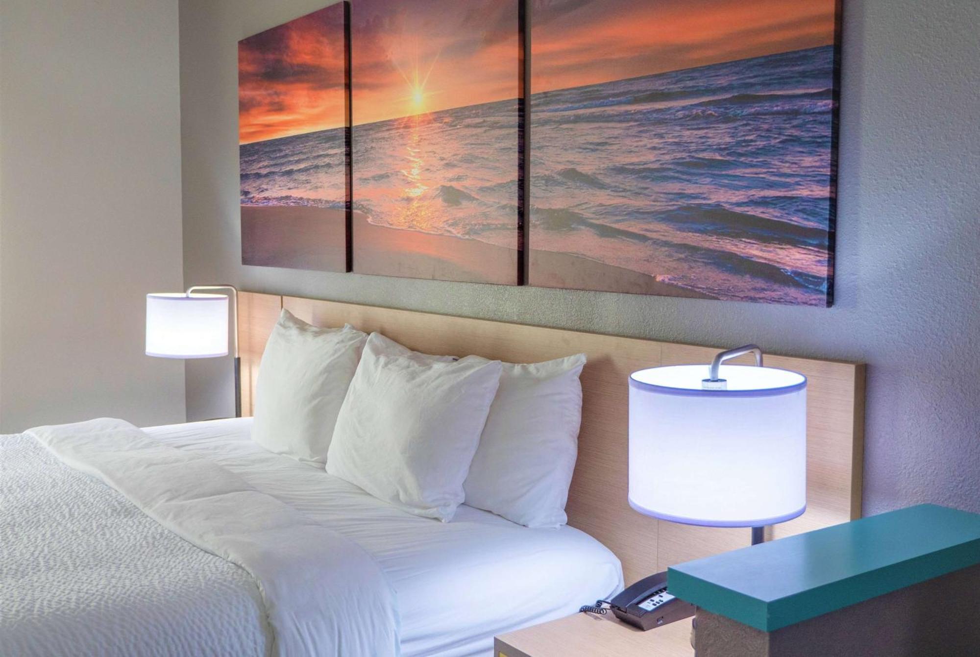 Days Inn & Suites By Wyndham Savannah North I-95 Port Wentworth Esterno foto